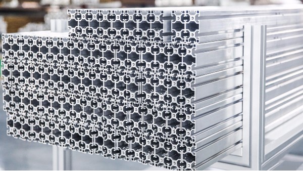 工業(yè)鋁型材：推動(dòng)工業(yè)設(shè)備創(chuàng)新升級的關(guān)鍵