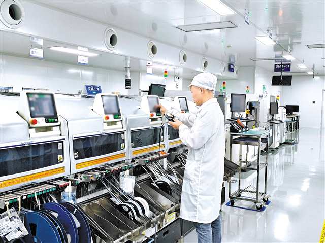 AI工友 在設(shè)備“喊疼”之前，先打報告